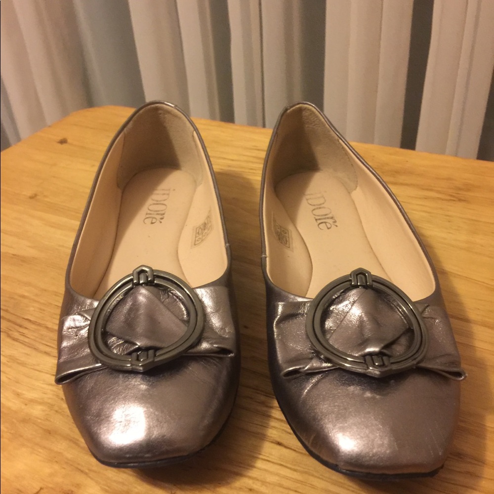 Shoes - Picture 2 of 2